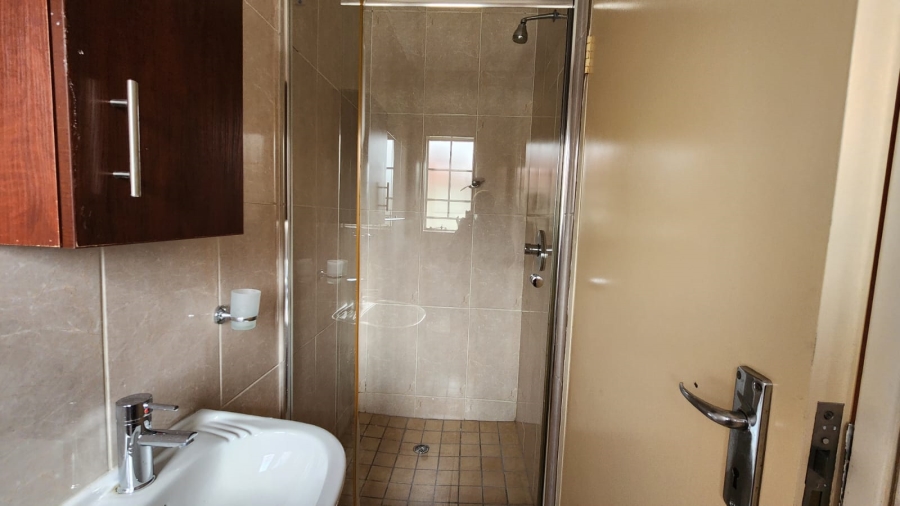 To Let 3 Bedroom Property for Rent in Waterval East North West